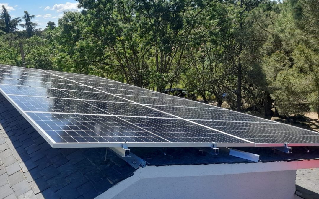 Instalación de paneles solares en vivienda
